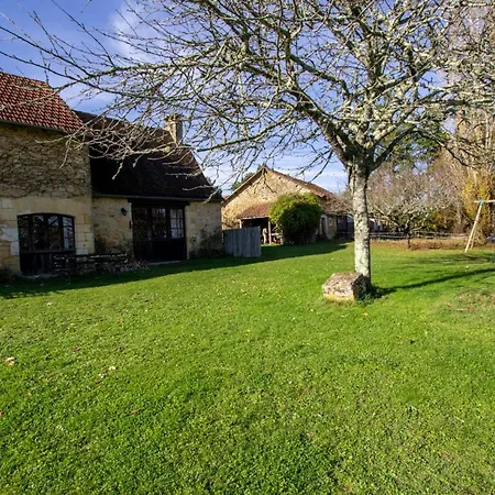 Дом отдыха Maison Avec Jardin, Wifi, Animaux Acceptes Pres De Sarlat - Fr-1-616-45 *